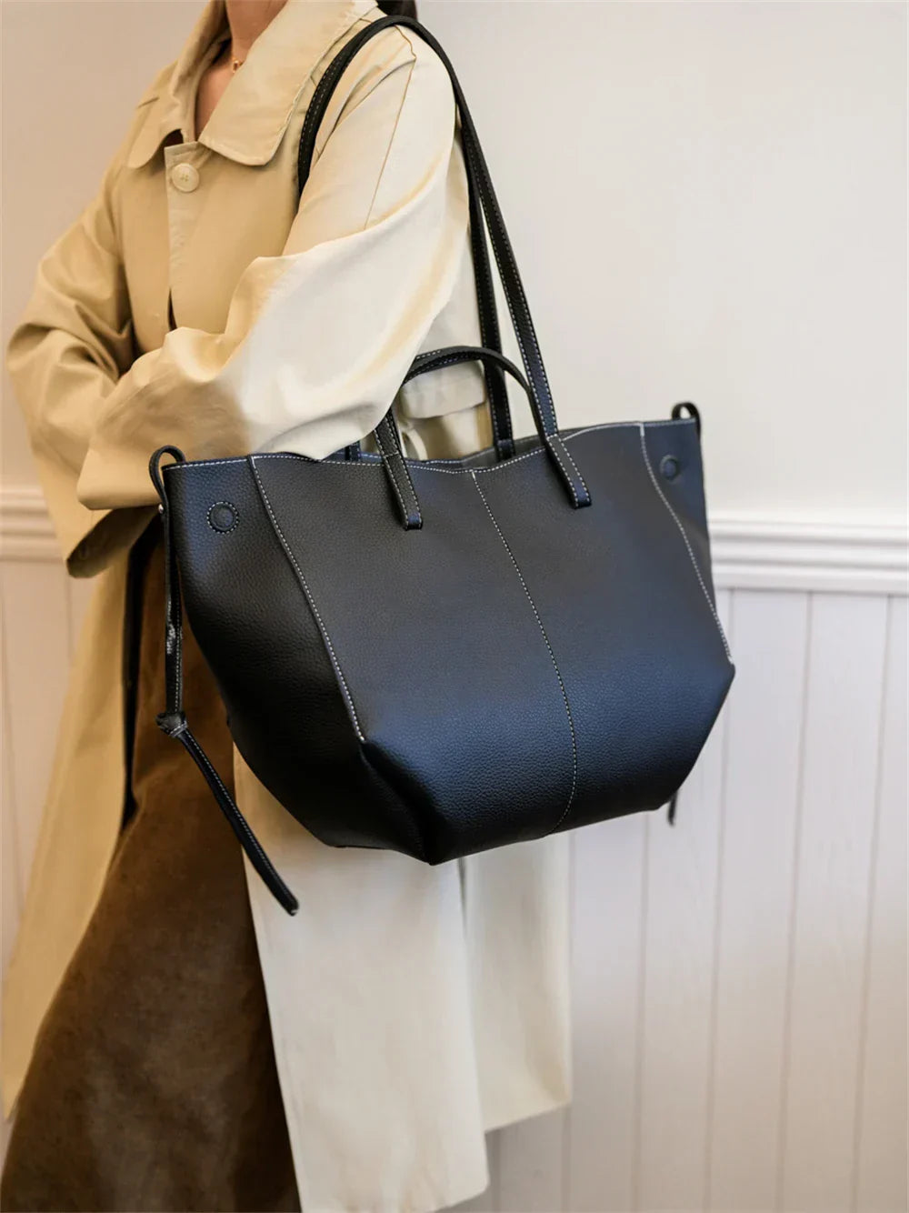 Large Maíra Tote Bag