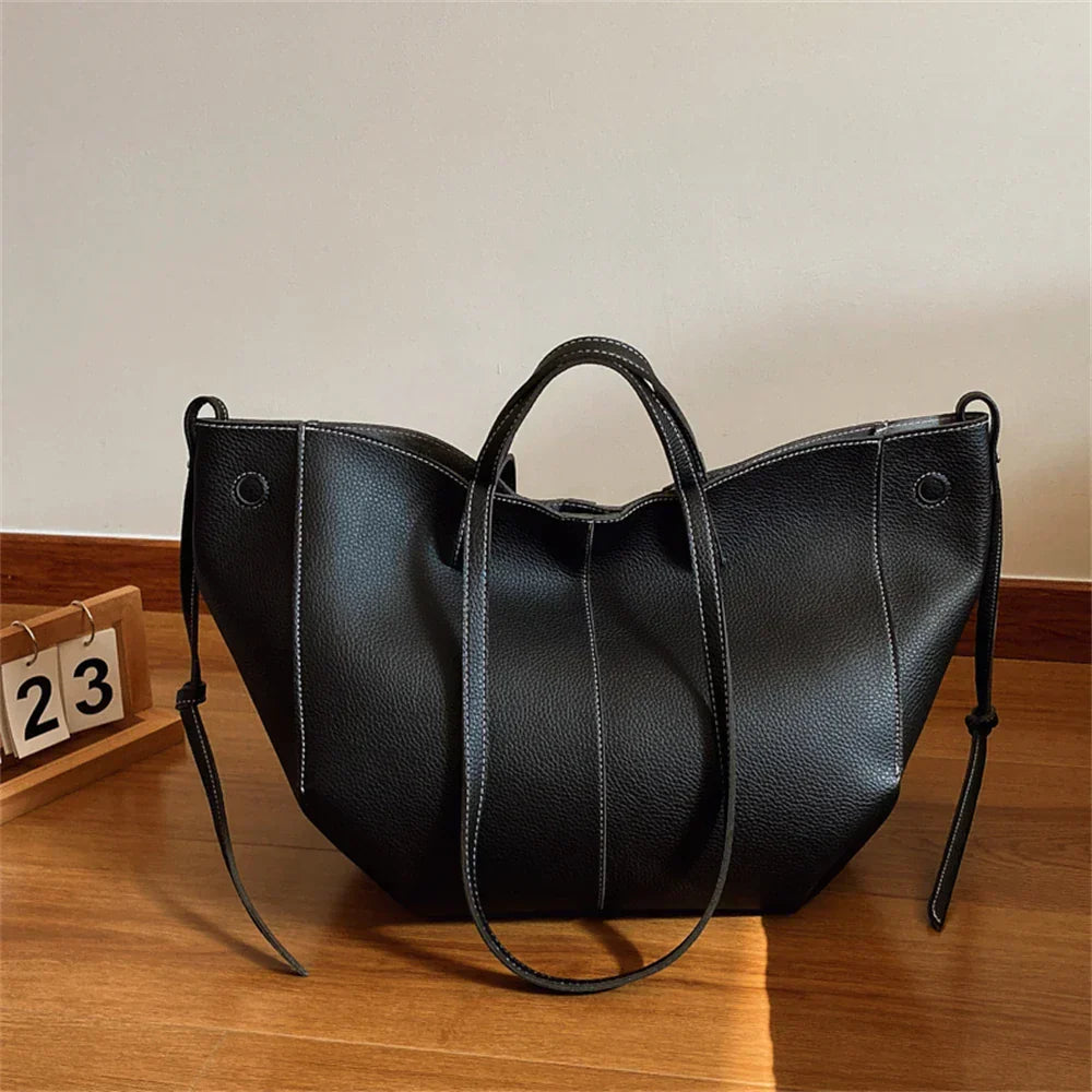 Large Maíra Tote Bag